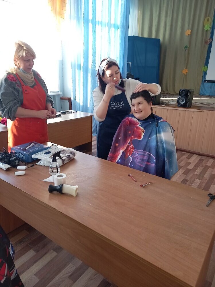 Новая стрижка и хорошее настроение