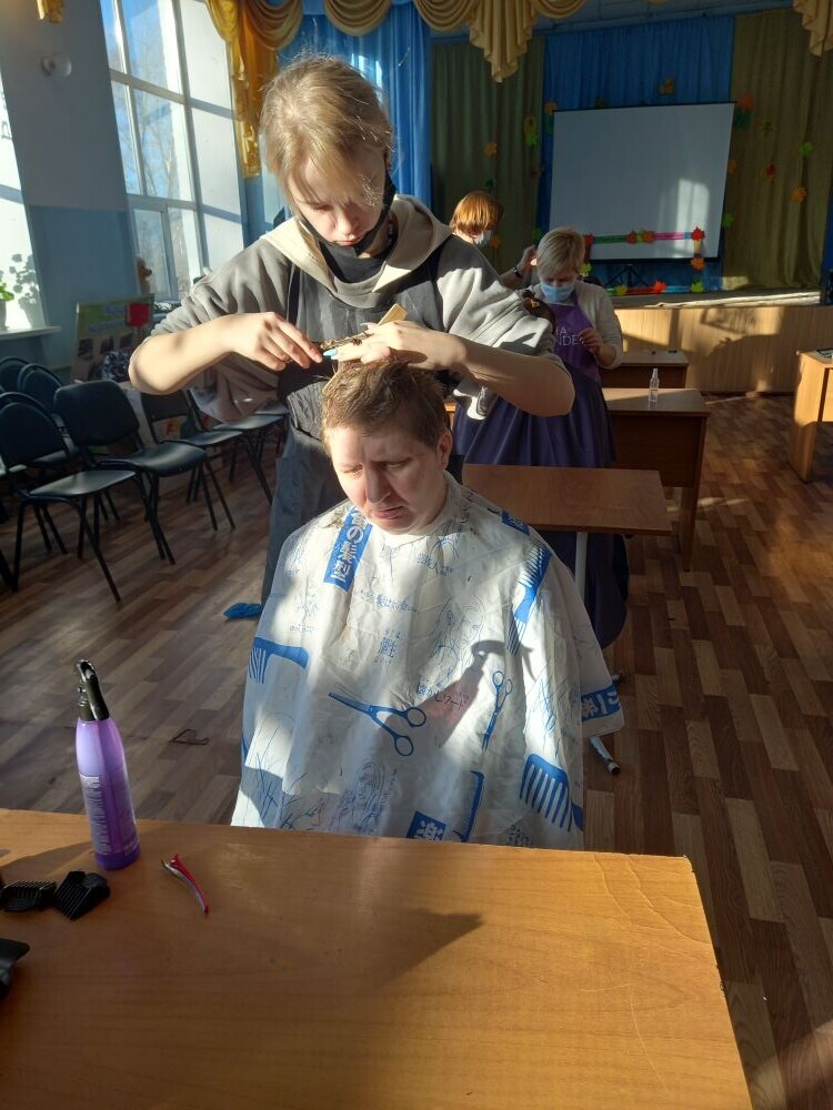 Новая стрижка и хорошее настроение
