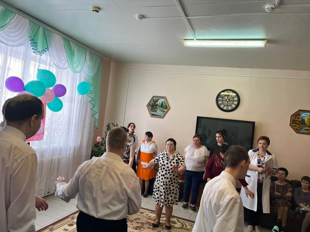 «ТОЛЬКО С ЭТОГО ДНЯ НАЧИНАЕТСЯ В МИРЕ ВЕСНА!»