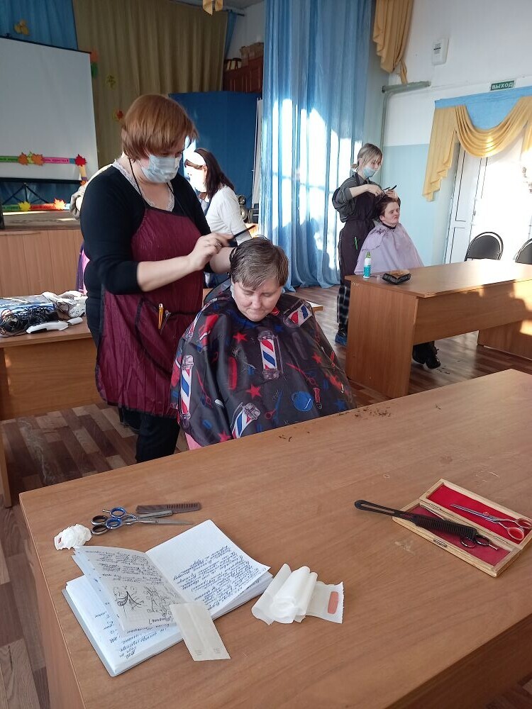 Новая стрижка и хорошее настроение
