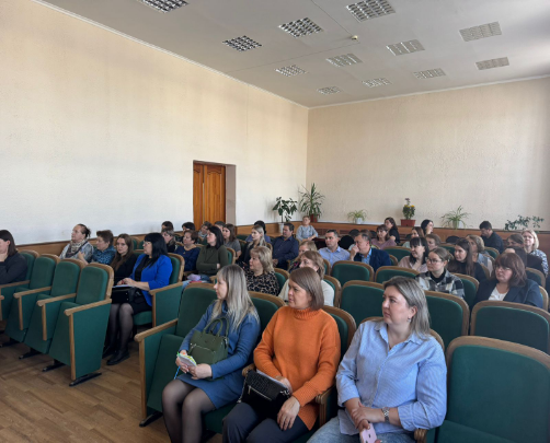 СПЕЦИАЛИСТЫ СФЕРЫ ОБРАЗОВАНИЯ ИЗ  МАКУШИНСКОГО И ПЕТУХОВСКОГО МУНИЦИПАЛЬНОГО ОКРУГА ПРОШЛИ ОБУЧЕНИЕ ПО ПРИНЦИПАМ БЕРЕЖЛИВОГО ПРОИЗВОДСТВА