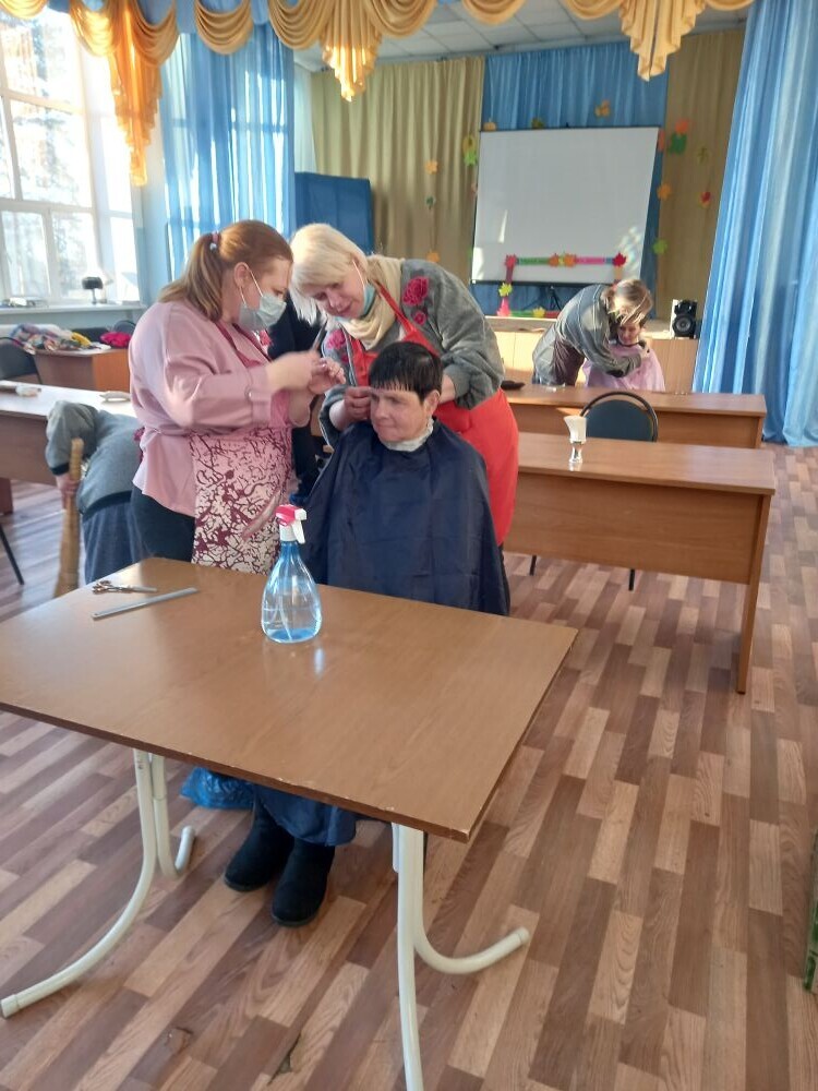 Новая стрижка и хорошее настроение