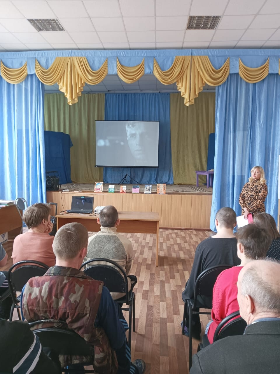 "Любимые песни военных лет"