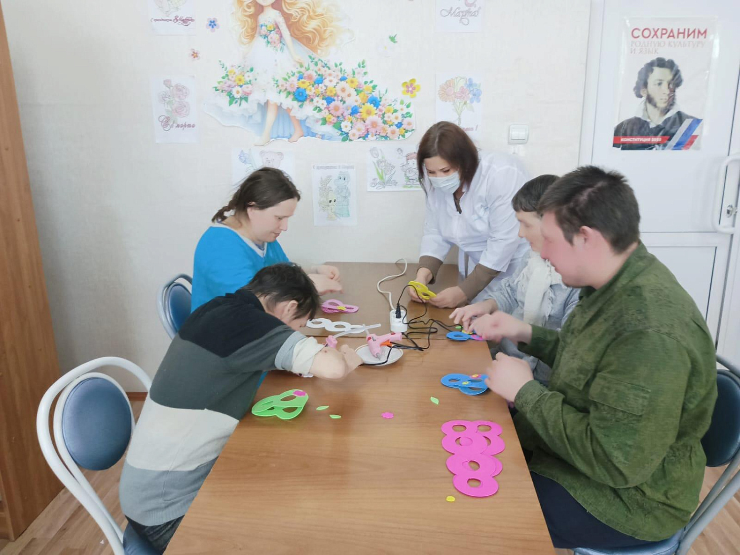 Подготовка к празднику  "Для вас, любимые!"