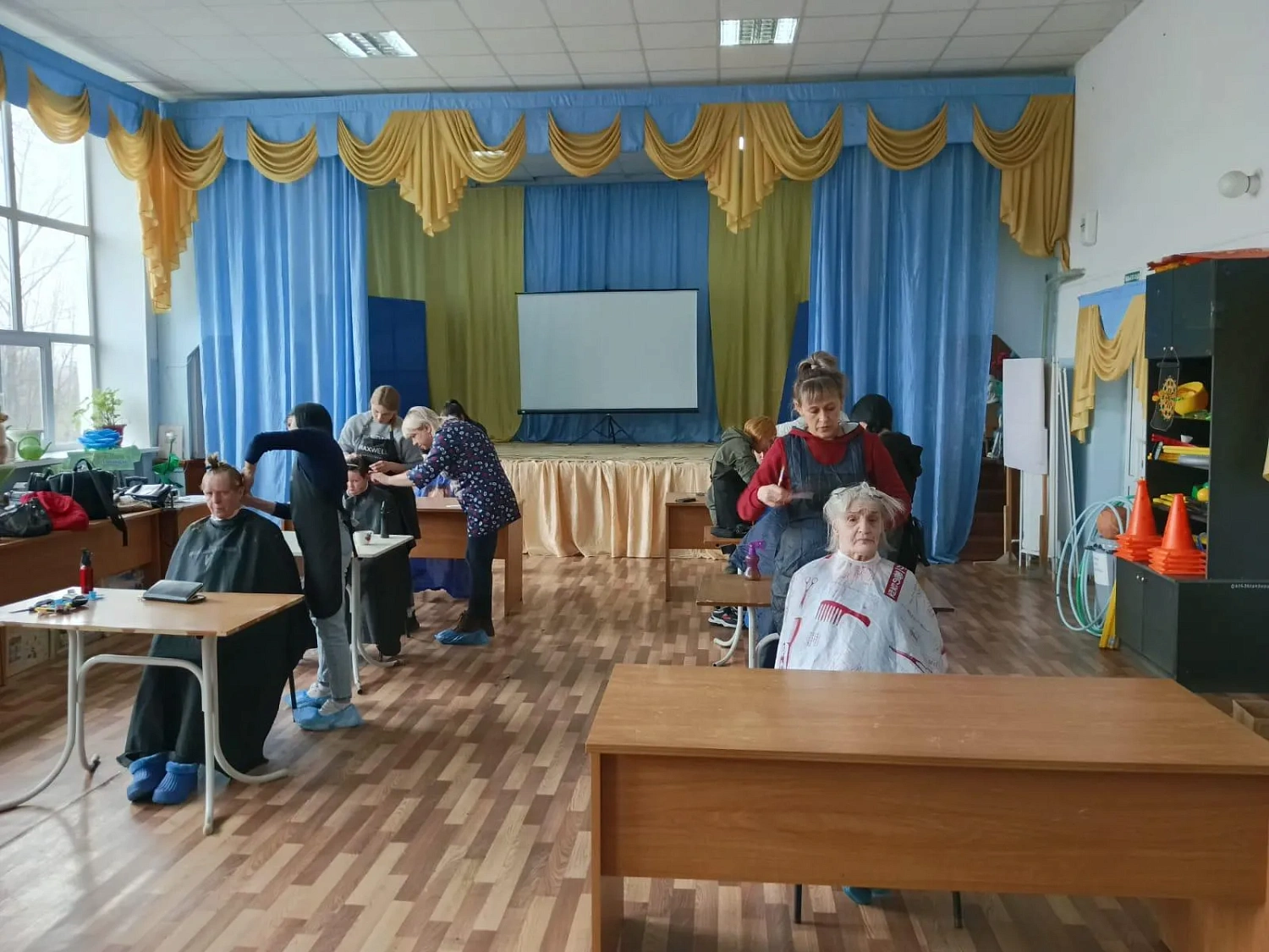 Благотворительный визит  школы-студии "Архитектор красоты" 