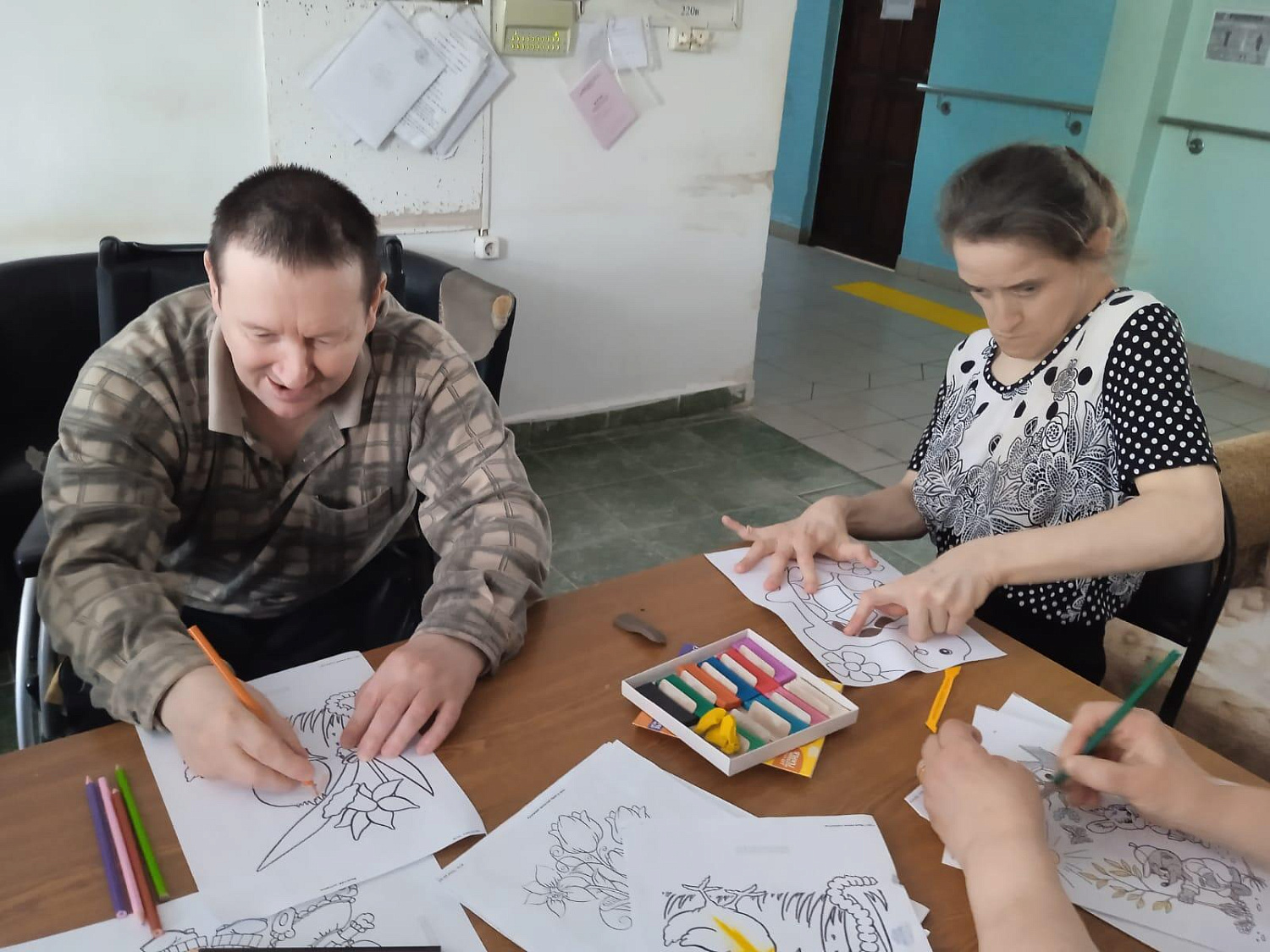 Занятия арт-терапией 