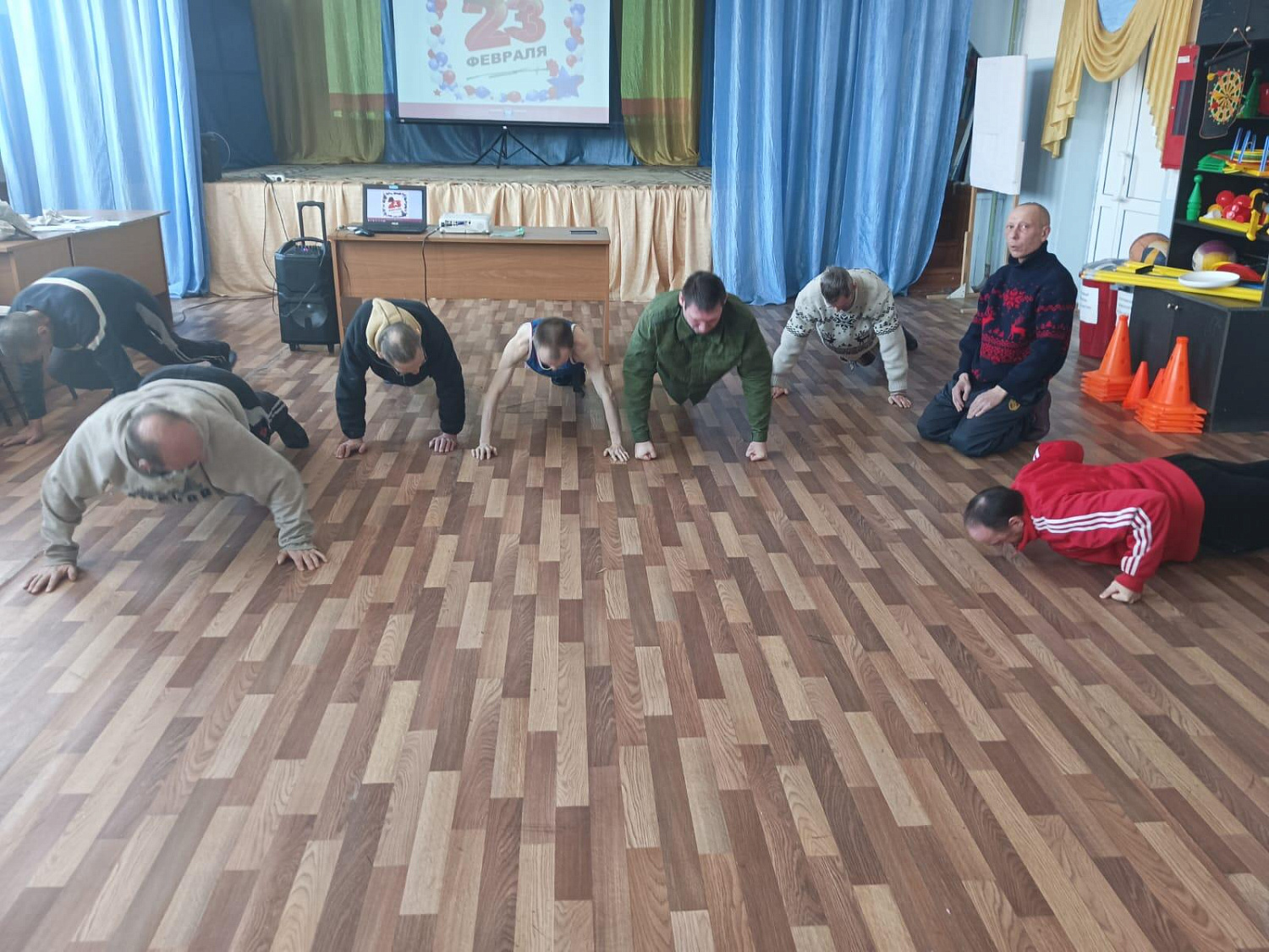 "А-ну-ка,  парни!"